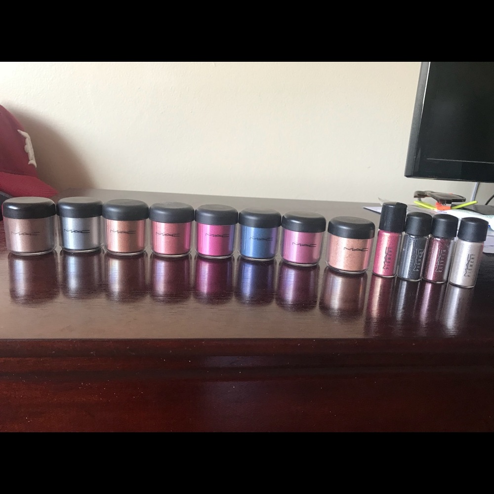 Authentic MAC pigments